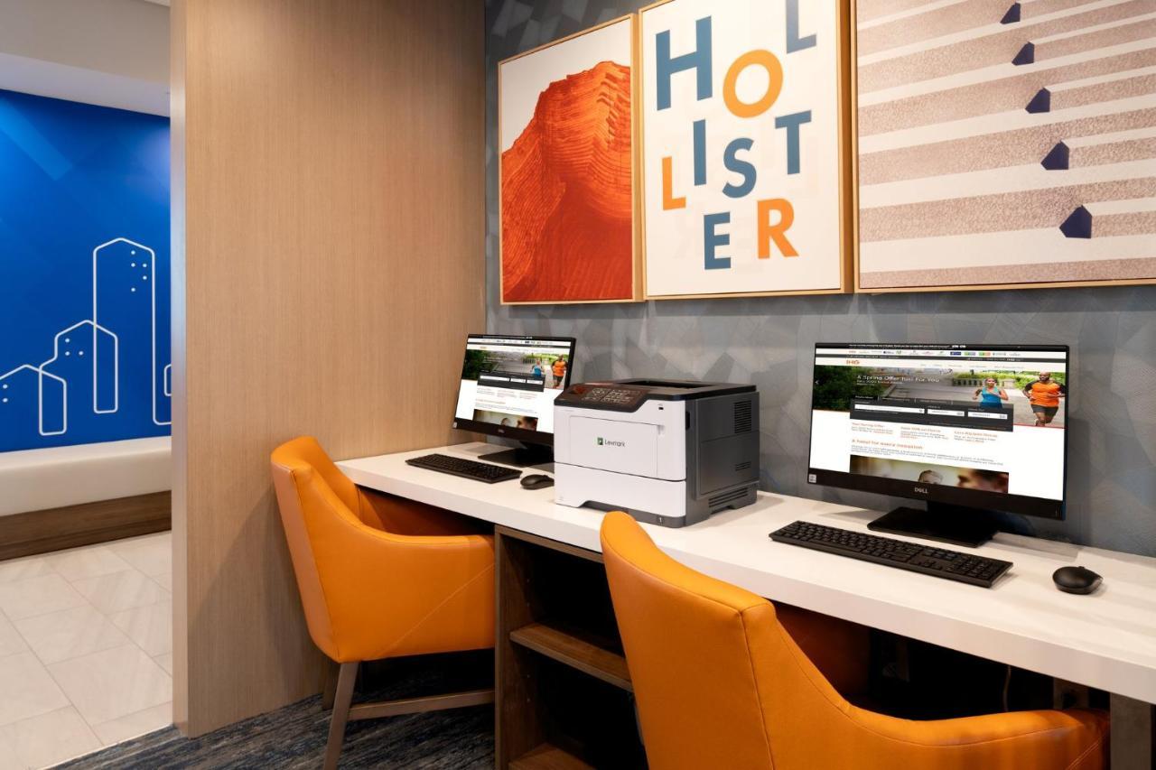 Holiday Inn Express & Suites - Hollister By Ihg Exterior foto